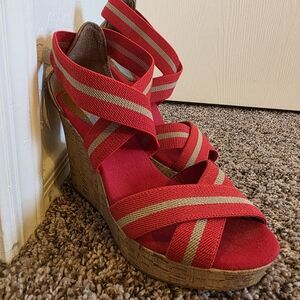 Mossimo Supply Co. Vibrant Red and Tan Wedges